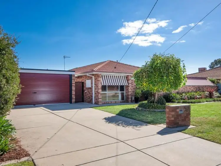 20 Grevillea Cresent, Lake Albert NSW 2650
