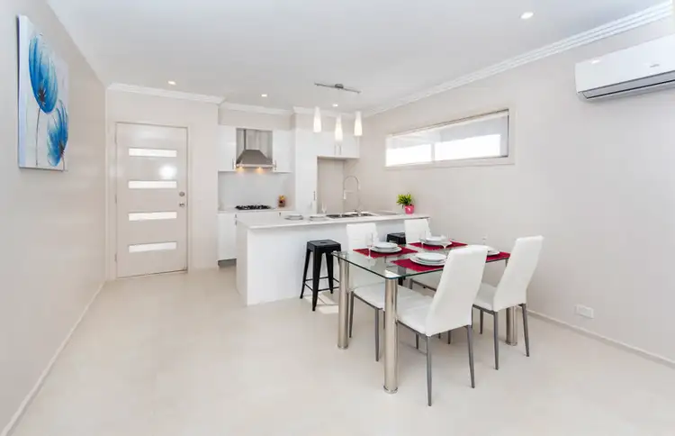Fourth view of Homely townhouse listing, 2/71 Bennelong Crescent, Macquarie ACT 2614
