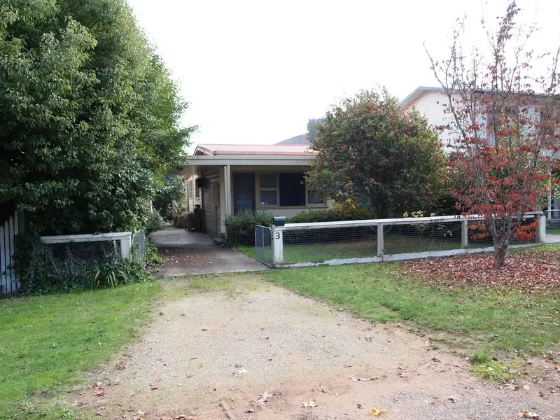 Main view of Homely unit listing, 3 Wood St, Bright VIC 3741