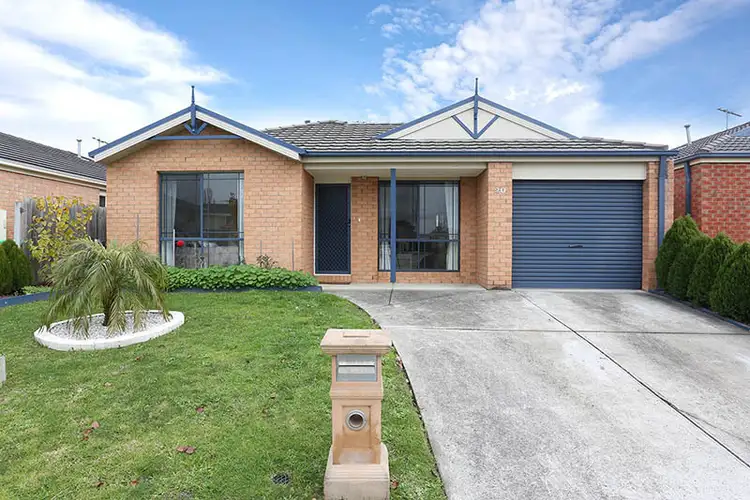 20 Wakenshaw Crescent, Pakenham VIC 3810