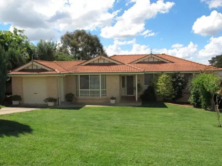 11 Plumb Street, Blayney NSW 2799