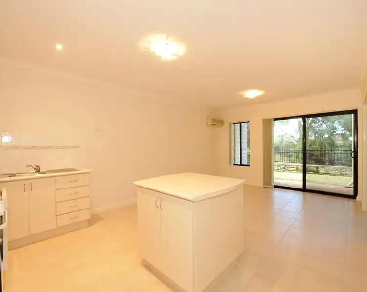 27/21 Oakmont Avenue, Meadow Springs WA 6210