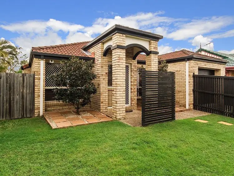 11 Manitoba Place, Wavell Heights QLD 4012