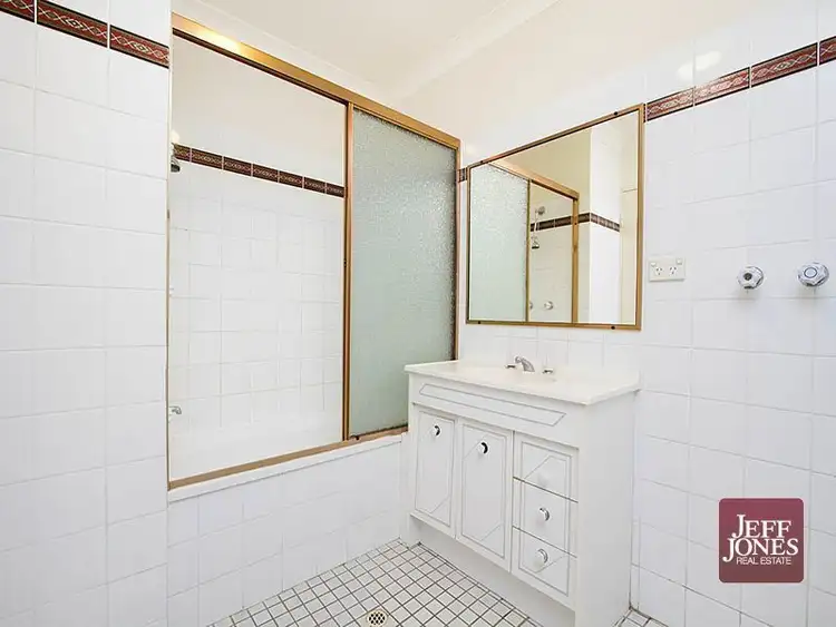 Fifth view of Homely unit listing, 13/102 Pembroke Road, Coorparoo QLD 4151