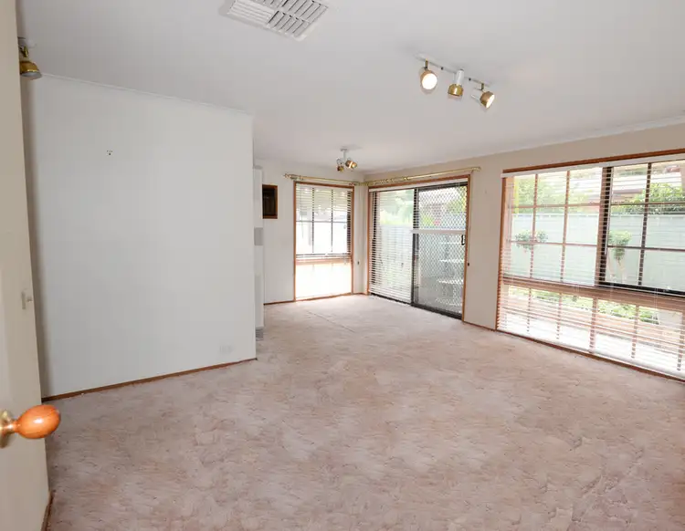 Sixth view of Homely unit listing, Unit 1/363 Woodstock Court, Albury NSW 2640