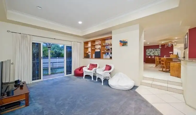 Sixth view of Homely house listing, 2 Kingfisher Place, Chapel Hill QLD 4069