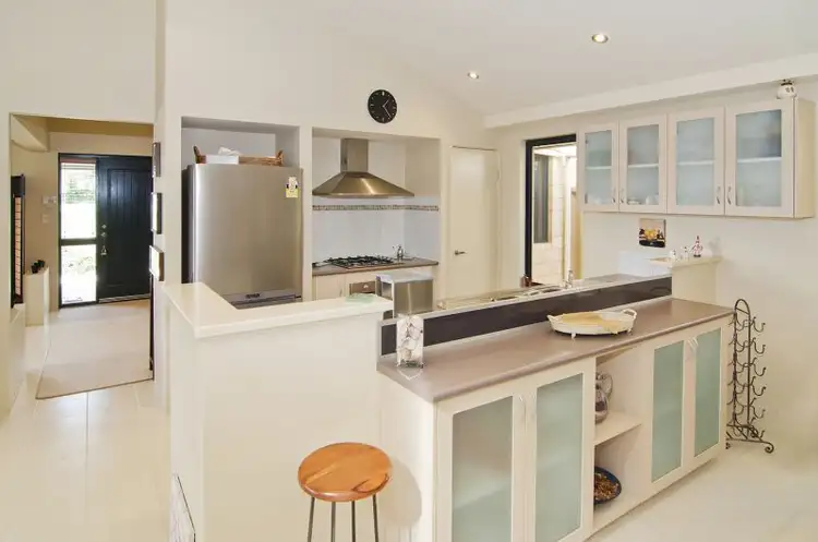 Second view of Homely house listing, 2 Echidna Green, Broadwater WA 6280