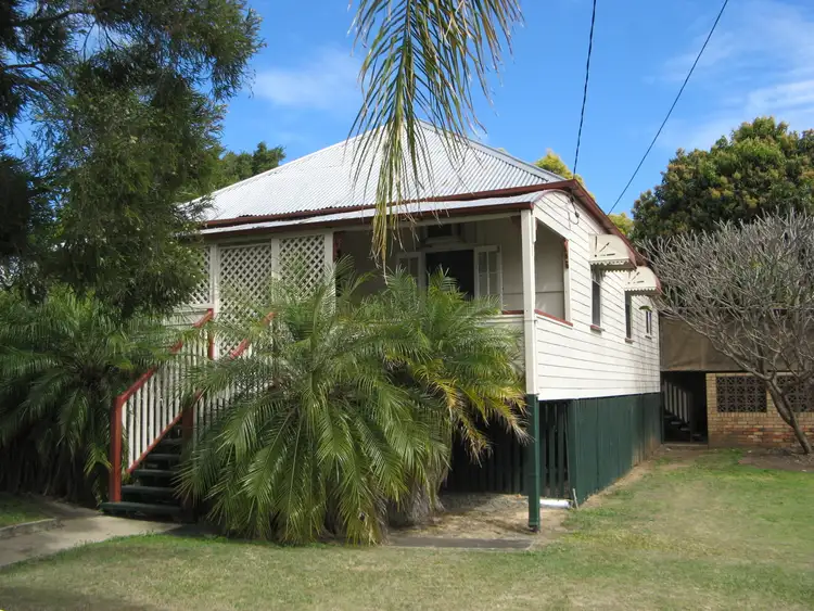 93 South Station Road, Silkstone QLD 4304