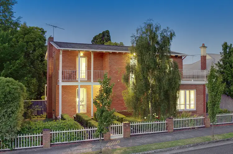 32 Retreat Road, Newtown VIC 3220
