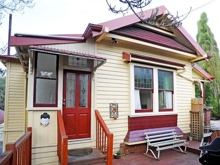 1 Burnside Avenue, New Town TAS 7008