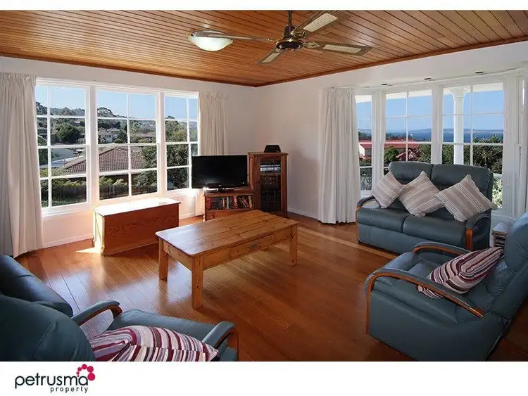 11 Amberley Court, Blackmans Bay TAS 7052
