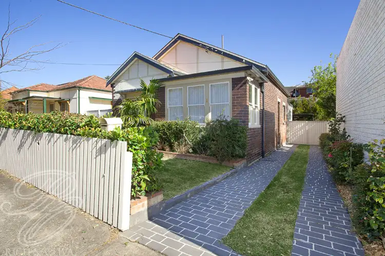 1 Brooklyn Street, Strathfield South NSW 2136