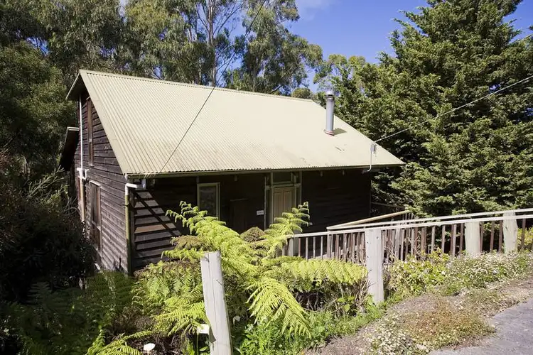 8 Richardson Boulevard, Lorne VIC 3232