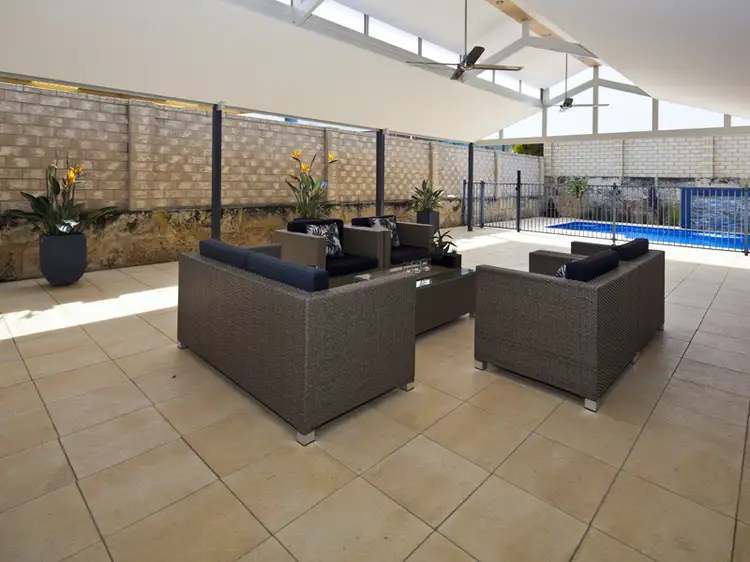 14 Whitecliffe Square, Iluka WA 6028