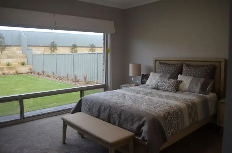 Fifth view of Homely house listing, 5 ST ANDREWS DRIVE, Mount Gambier SA 5290