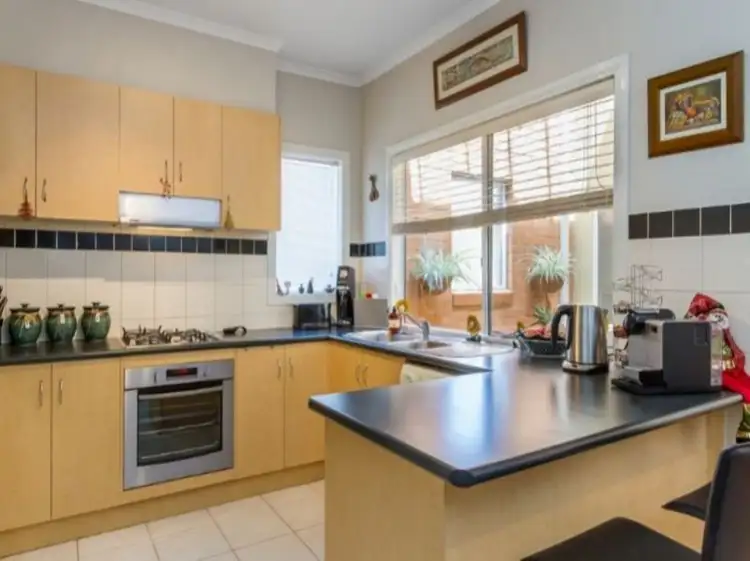 14 Marshall Way, Glen Waverley VIC 3150