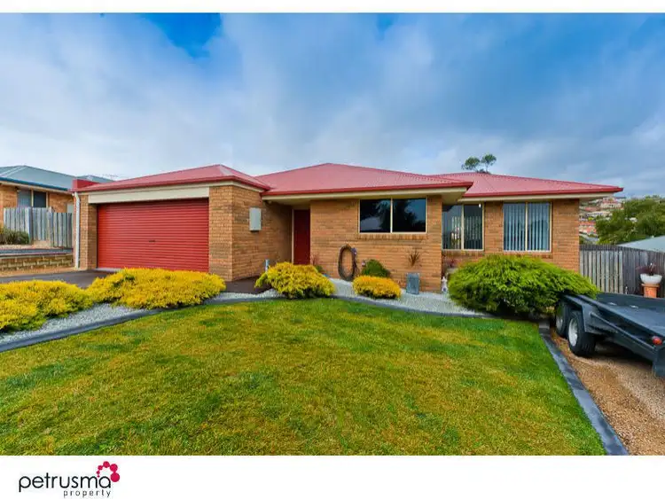 13 Brendan Crescent, Austins Ferry TAS 7011