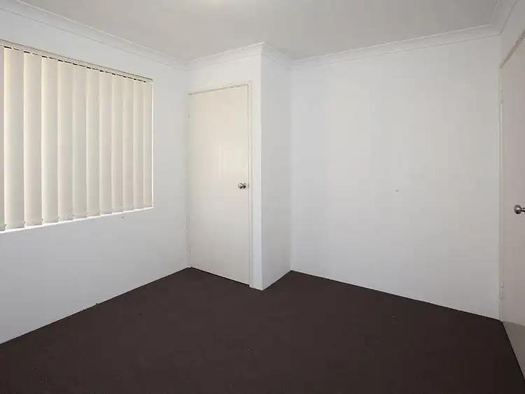 Fourth view of Homely house listing, 6 Turnstone Link, Harrisdale WA 6112