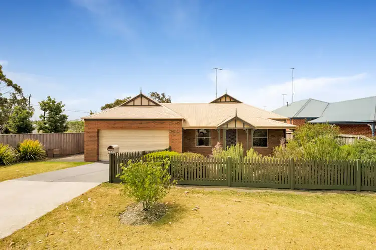 33 Grove Road, Marshall VIC 3216