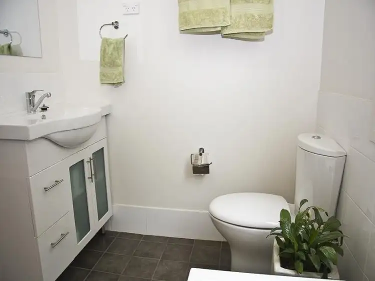 Sixth view of Homely house listing, 2 Endsleigh Avenue, Orange NSW 2800