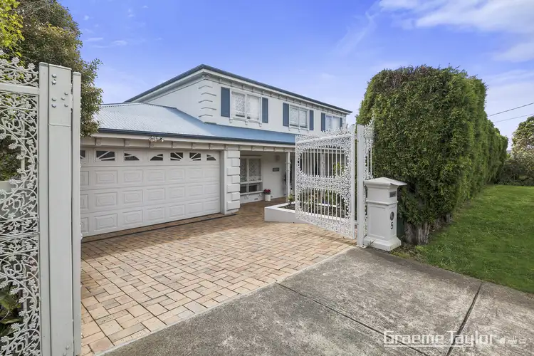 5 Amberley Court, Highton VIC 3216