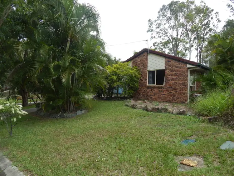 4 FALCON CT, Kallangur QLD 4503