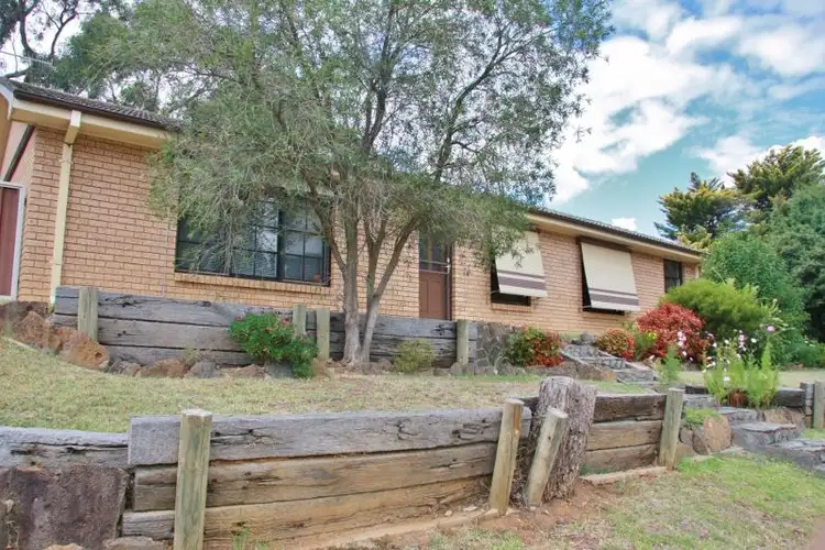 2 McKibbin Place, West Bathurst NSW 2795