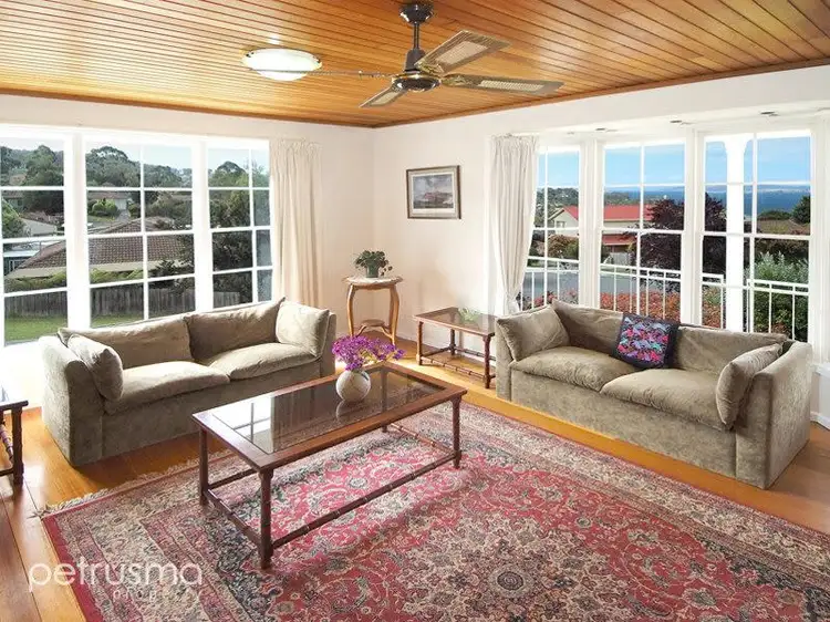 11 Amberley Court, Blackmans Bay TAS 7052