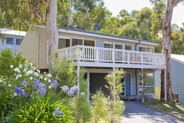 18 Normanby Terrace, Lorne VIC 3232