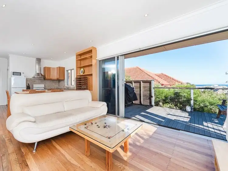 1/18 Alfred Road, North Fremantle WA 6159