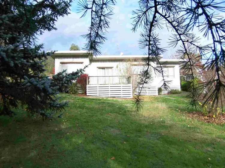 7 Gillards Lane, Wandiligong VIC 3744
