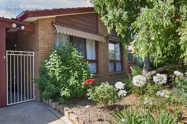 6 Telopea Cres, Lake Albert NSW 2650