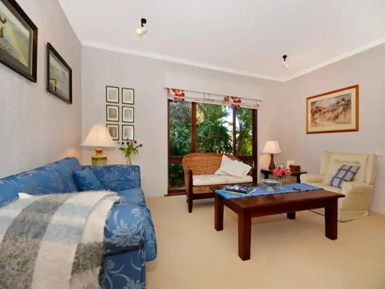 Sixth view of Homely house listing, 2 Topaz Place, Carine WA 6020