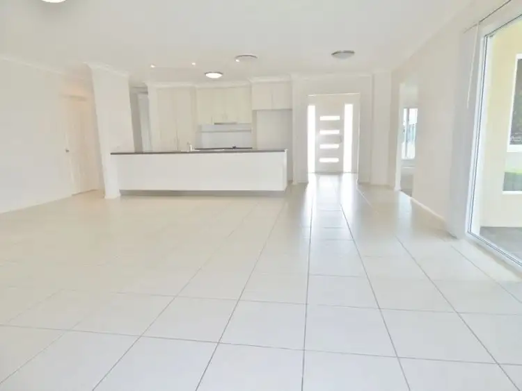 Sixth view of Homely house listing, 11 Sommerfeld Crescent, Chinchilla QLD 4413