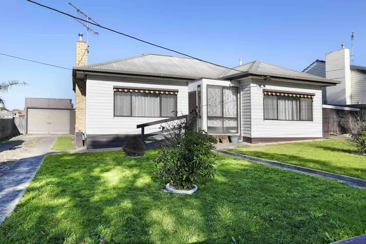 5 Chaucer Street, Hamlyn Heights VIC 3215