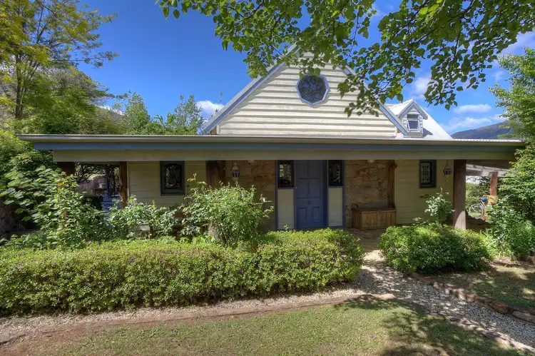 12 School Road, Wandiligong VIC 3744