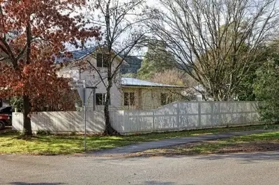 51 Cobden Street, Bright VIC 3741