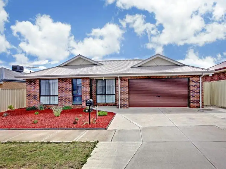 64 COTTAGE CRESCENT, Kilmore VIC 3764