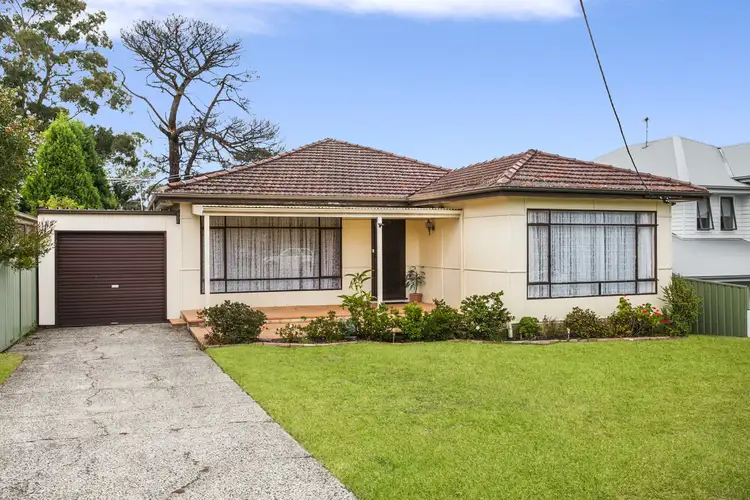 10 McAlister Avenue, Engadine NSW 2233