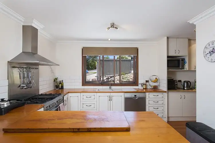 16 Narrabri Crt, Gaven QLD 4211
