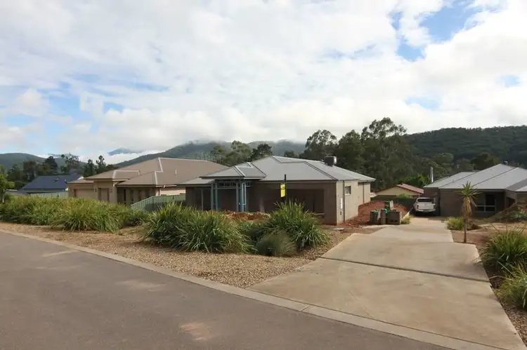18 Mystery Basin Rise, Bright VIC 3741