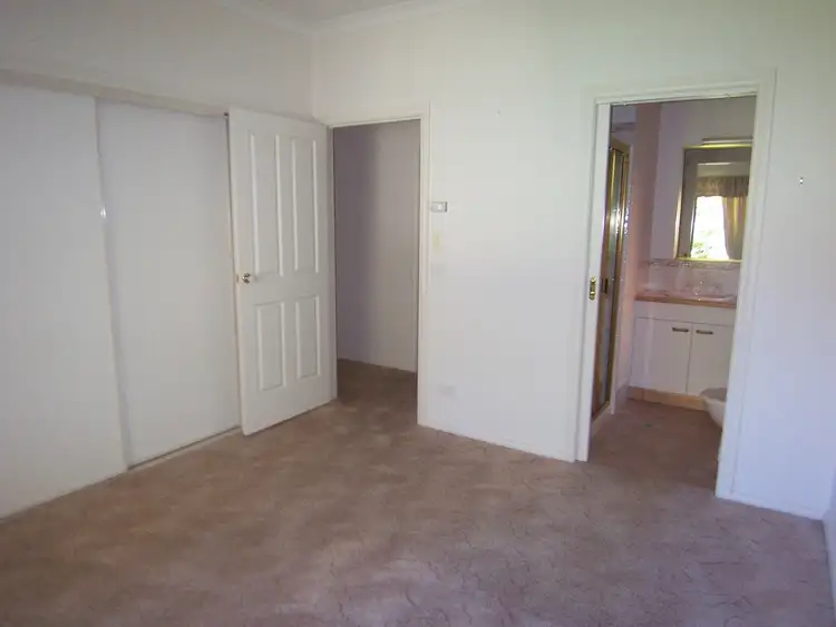 Seventh view of Homely townhouse listing, 4/39 Bakers Gully Road, Bright VIC 3741