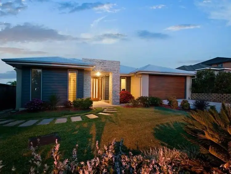 16 Codrington Circuit, Pacific Pines QLD 4211