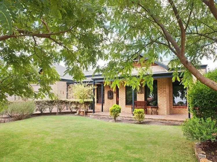 6 Pebble Drive, Geographe WA 6280