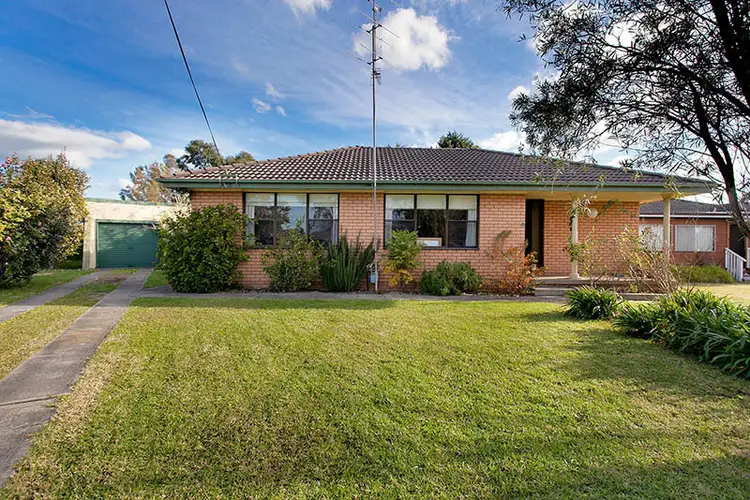8 Camelot Place, Oak Flats NSW 2529