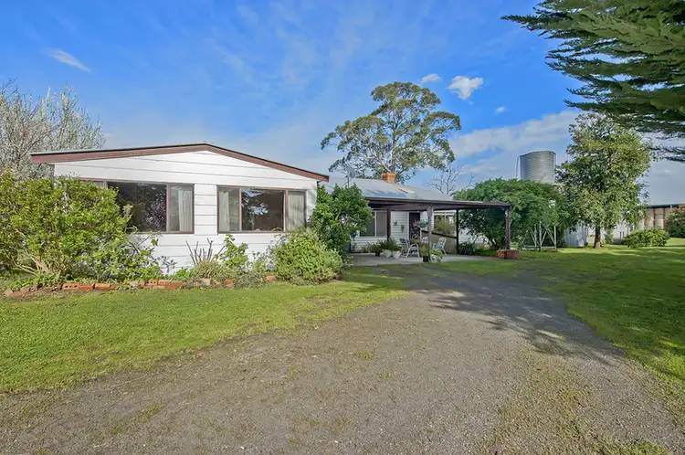 150 Yaugher, Forrest VIC 3236