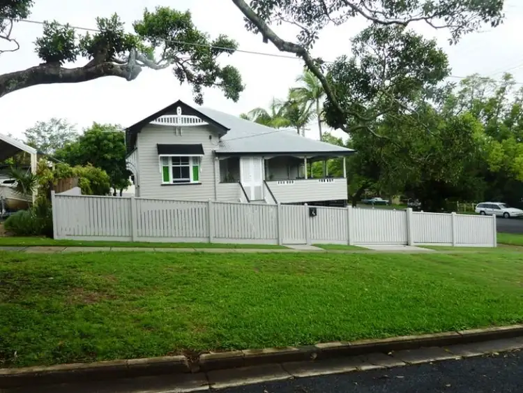 86 Yundah Street, Shorncliffe QLD 4017