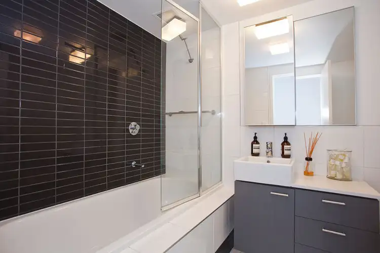 Fifth view of Homely apartment listing, 23/4 Smith Street, Lorne VIC 3232