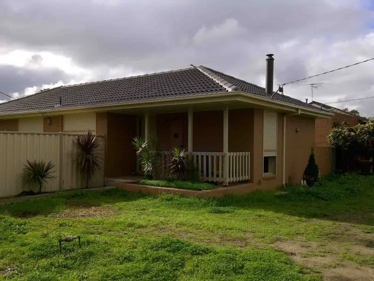 8 Glenrobe Street, Deer Park VIC 3023