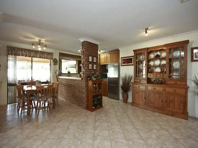 Second view of Homely house listing, 10 Amber Way, Thornlie WA 6108